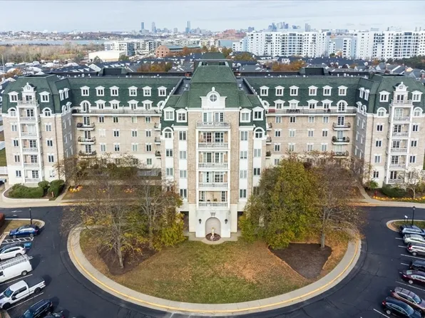 100 Marina Dr APT 107, Quincy, MA 02171