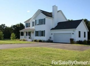 13 Shoreline Dr, Hudson, NH 03051