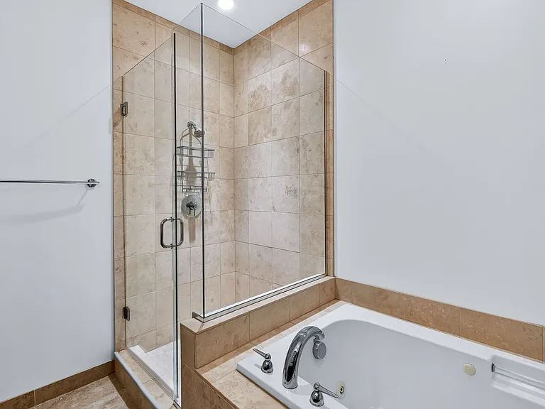 1690 NW Riverscape St — Photo 19