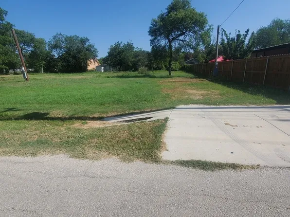 8069 W DIXON RD LOT 11, Somerset, TX 78069