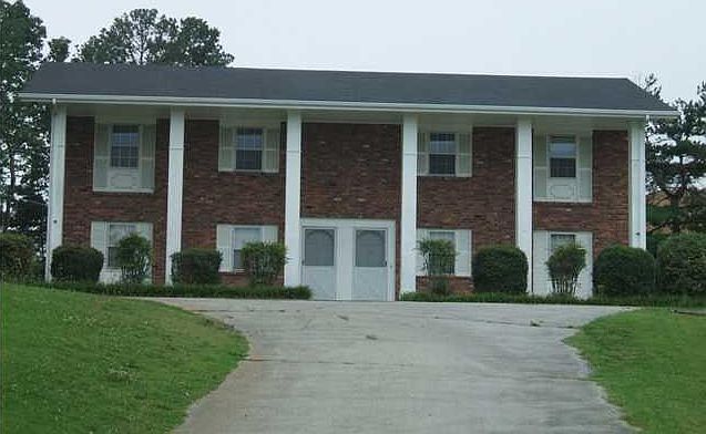 1st image of 4004 Lara Ln