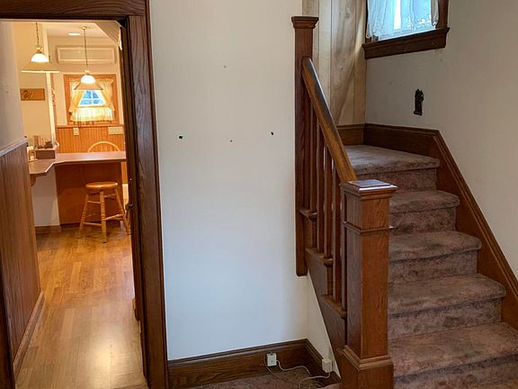 4th image of 568 Bement Ave