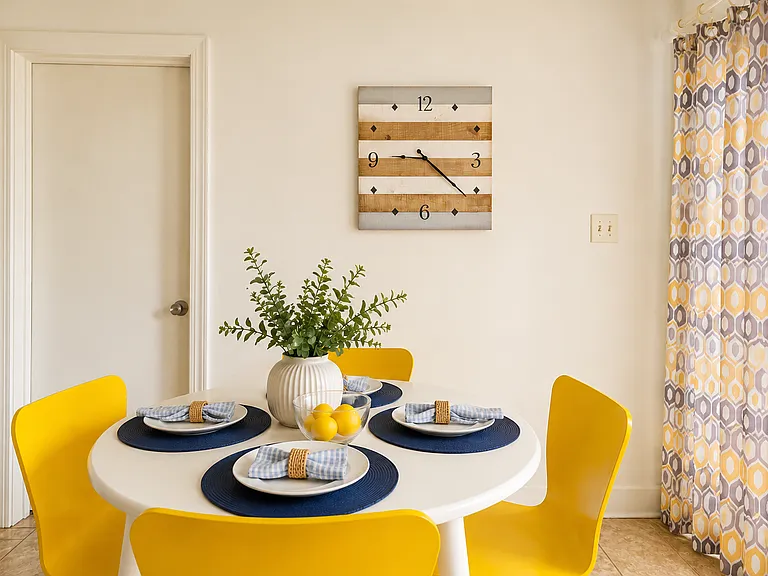 Breakfast area