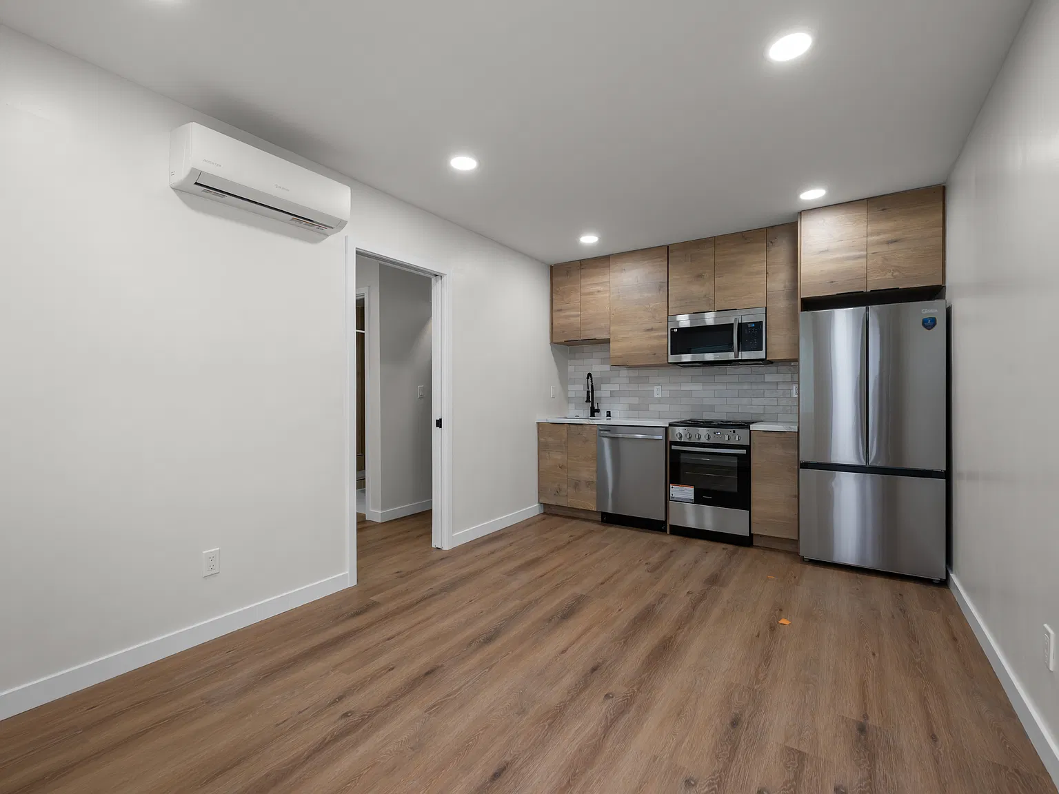 1 bed, 450 sqft, $2,095 — Photo 1