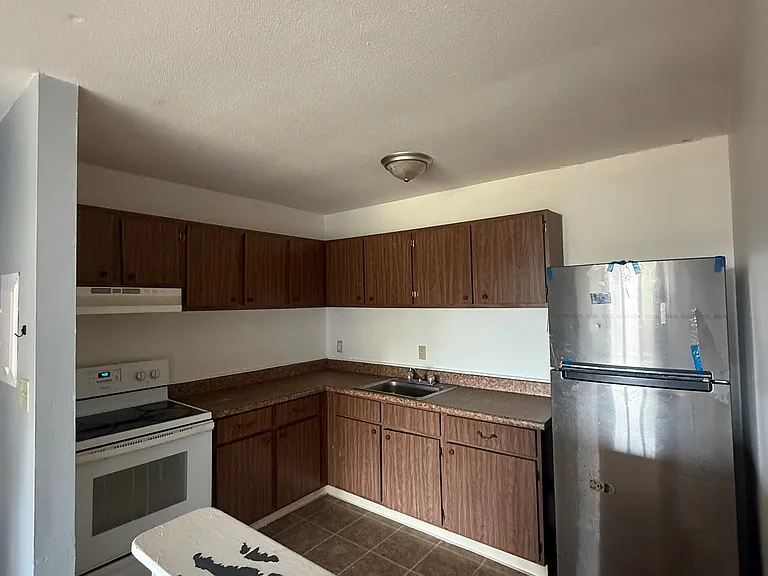 45 Donna Dr #C7 — Photo 2