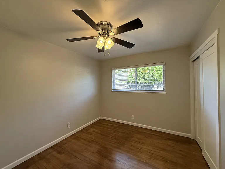 1476 Hooker Oak Ave — Photo 10