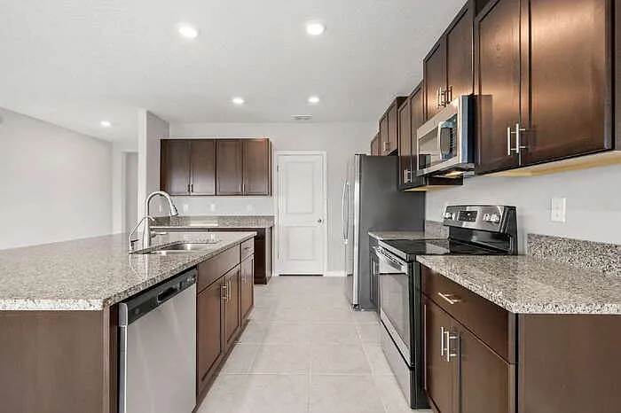5 bed, 4.0 bath, 3354 sqft, $3,400 — Photo 4