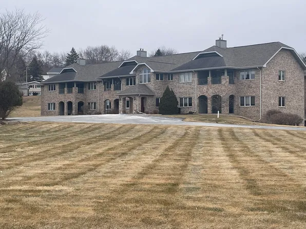 778 Hillside Ter APT B, Ripon, WI 54971