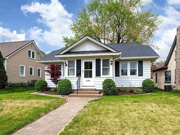 2nd image of 2134 Belle Ave