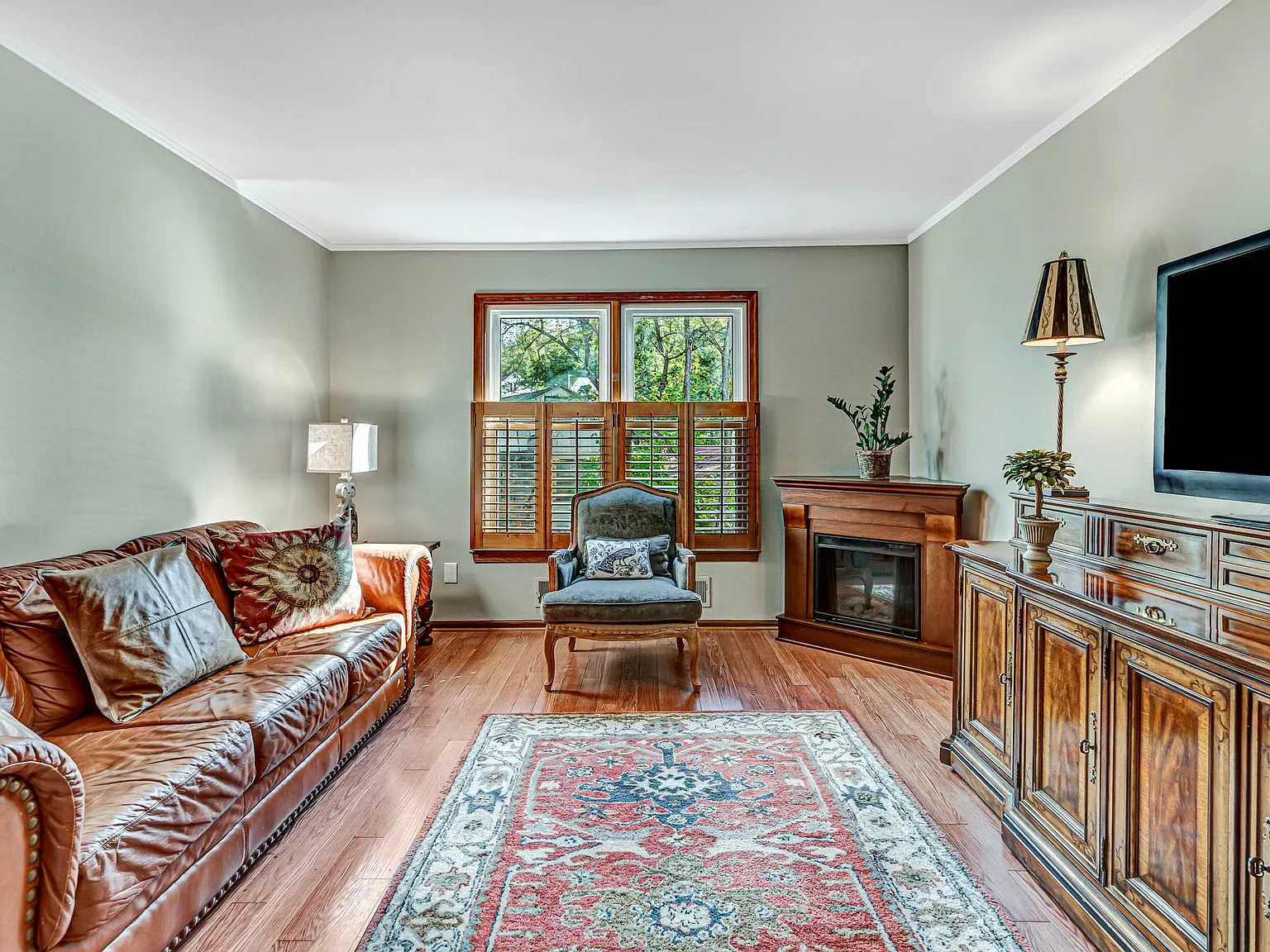 2 bed, $2,200 — Photo 2
