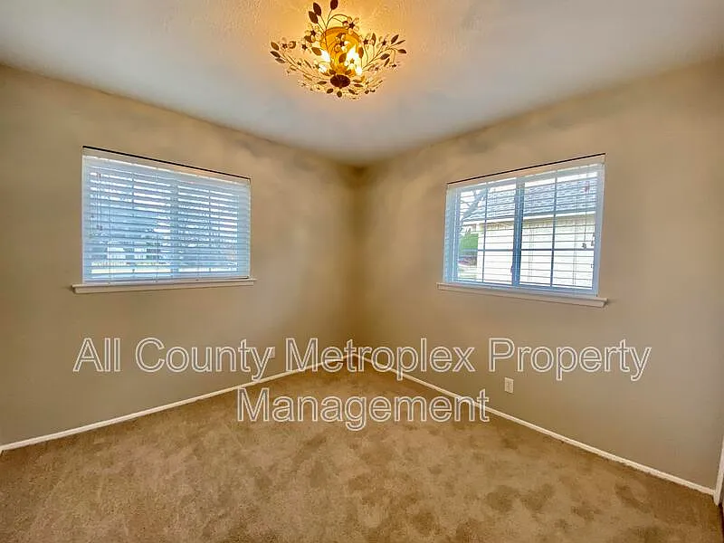 4 bed, 2.0 bath, 1432 sqft, $2,500 — Photo 4