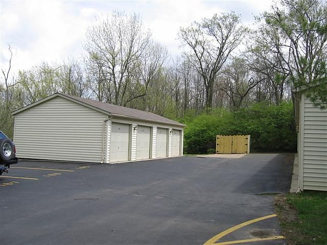 Detached Garage