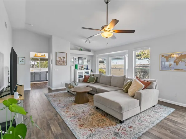 3018 W MATTHEW Drive, Phoenix, AZ 85027