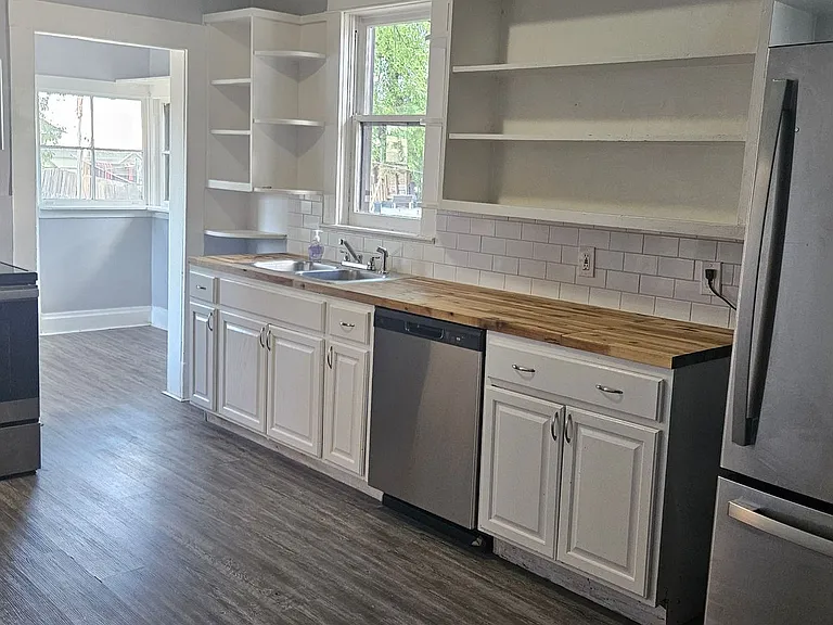 2521 N Hamilton St — Photo 15