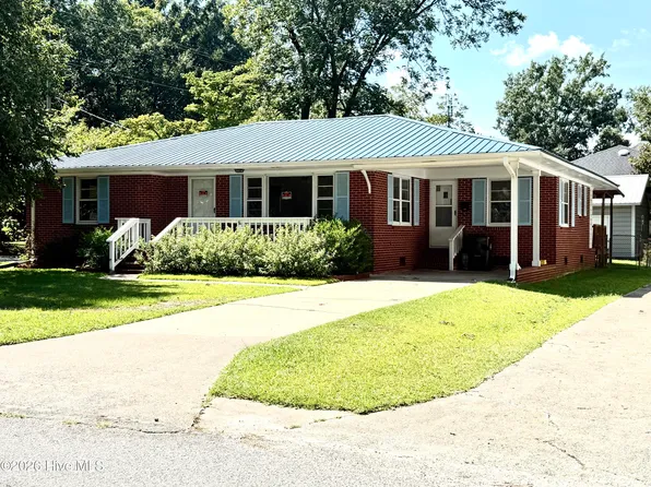 501 N Chestnut Street, Mount Olive, NC 28365