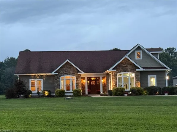 3573 Covington Trl, Mebane, NC 27302