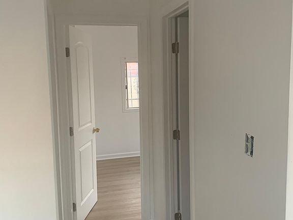 3rd image of 4371 S Saint Andrews Pl