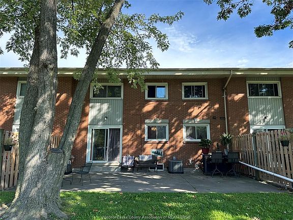 2nd image of 1850 Columbia Ct #59