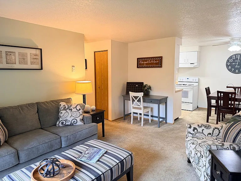 The Heights Apartments — Photo 35