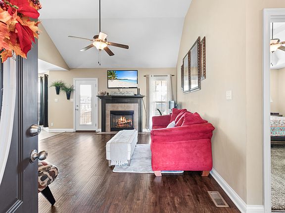 4th image of 1045 Chardea Dr