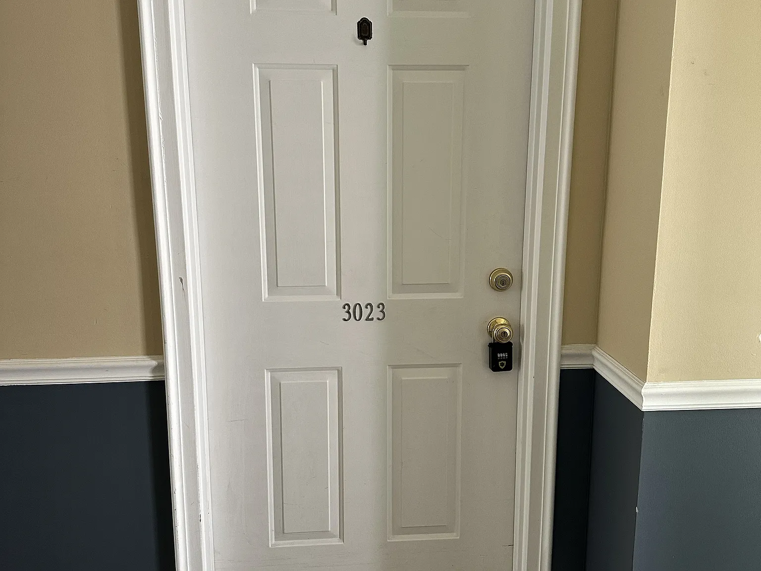 3 bed, 1315 sqft, $2,200 — Photo 1