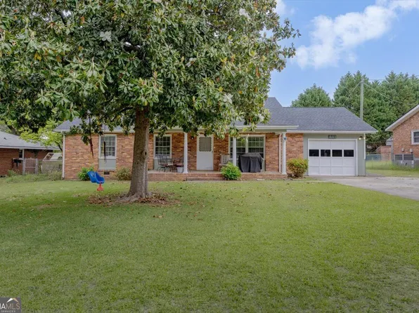 411 Arrowhead Trl, Warner Robins, GA 31088