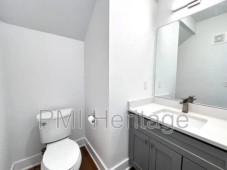 1372 S Duncan Ave — Photo 19