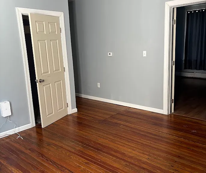 135-137 W River St #135 — Photo 6