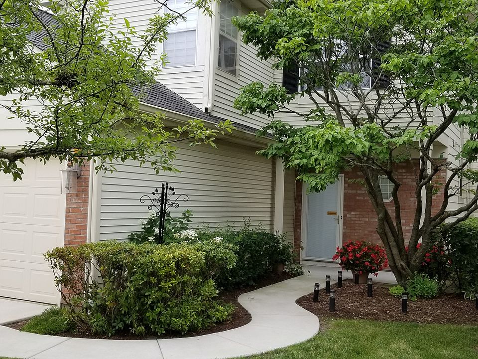 1st image of 71 S Golfview Ct