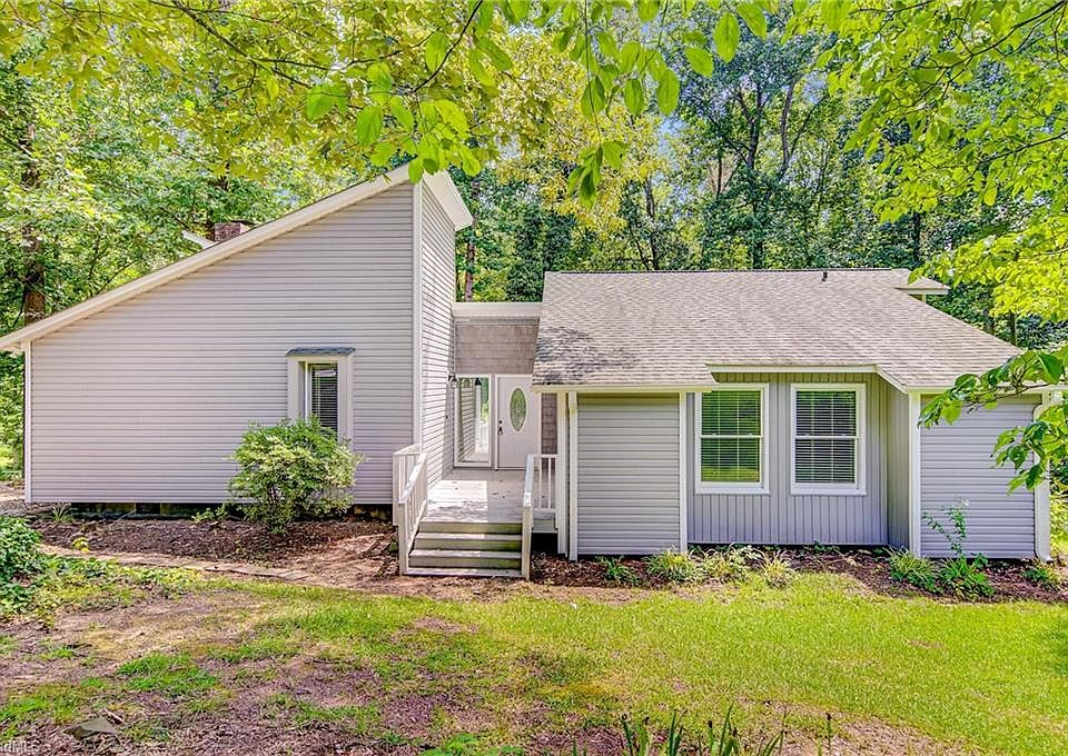 1st image of 2409 Shelia Dr