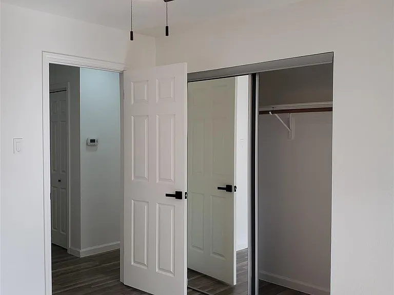 703 Meadow Creek Dr — Photo 18