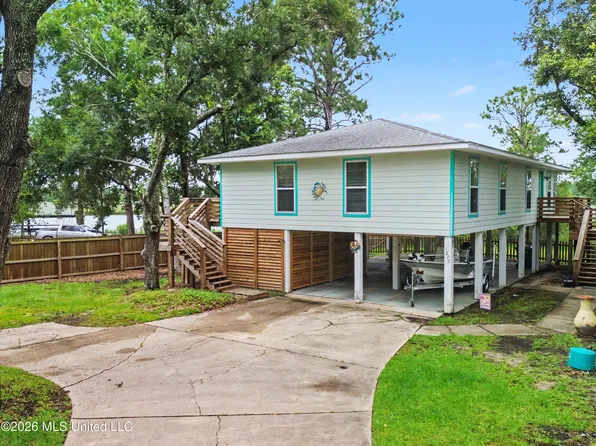 1277 John Evans Dr, Gulfport, MS 39507