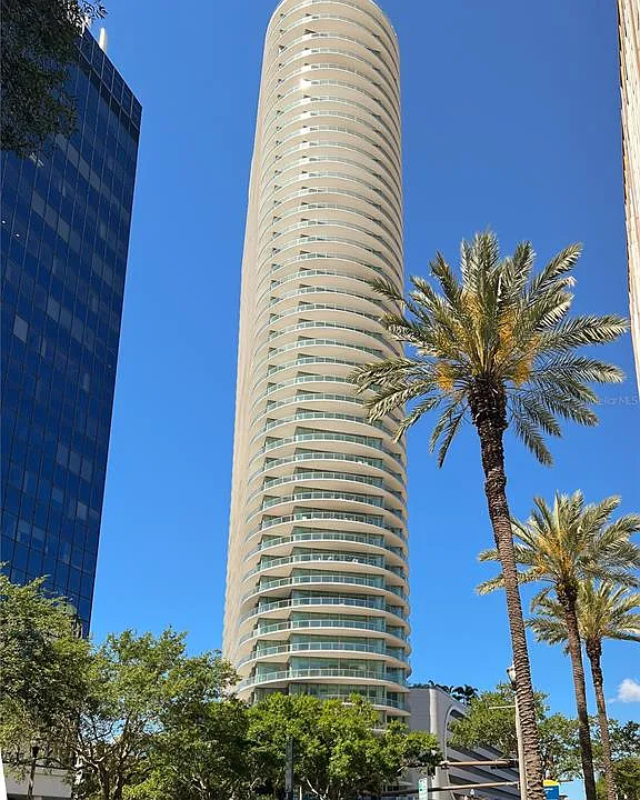400 Central Ave #1806