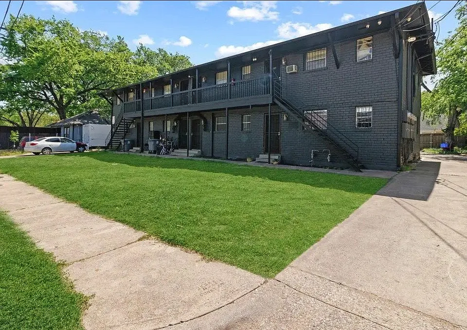 3910 Polly St #203