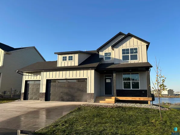 5628 E Ashwood Cir, Sioux Falls, SD 57108