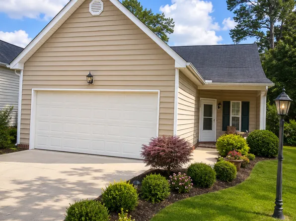 2208 Castle Pines Dr, Raleigh, NC 27604