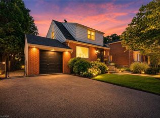19 E 34th St, Hamilton, ON L8V 3W2