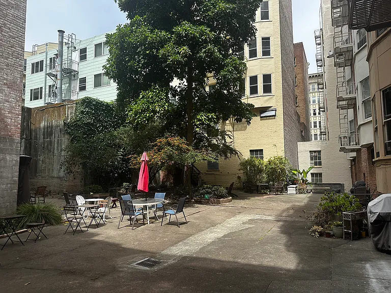 Boulevard Apartments — Photo 4