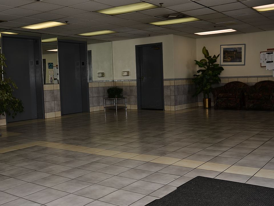 2nd image of 1018 W 83rd St