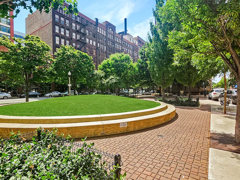 640 S Federal St #404 — Photo 9
