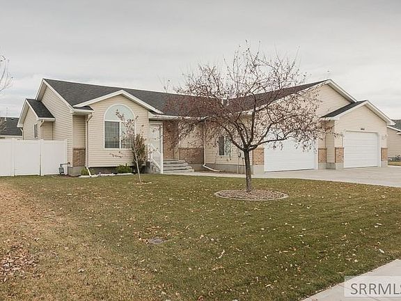 3rd image of 1053 S Ashland Dr