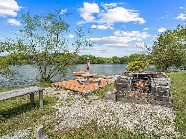 258 Idlewild Dr — Photo 22