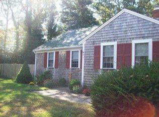 21 Blue Jay Dr, Hyannis, MA 02601
