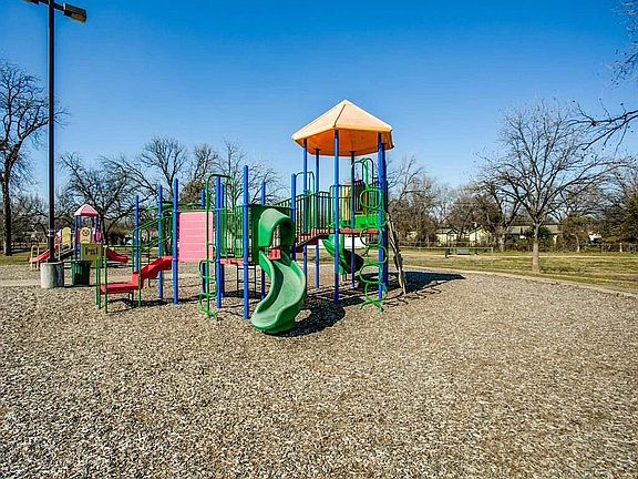 Playgrounds within walking distance