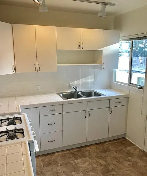 1804 Tamerlane Dr #D — Photo 9