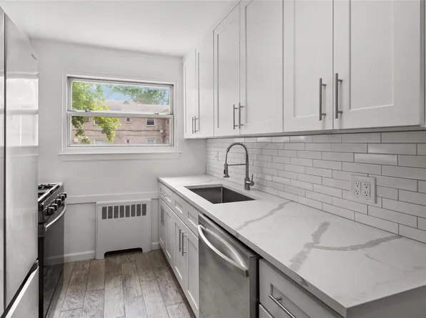268-31 82 Avenue 1st Fl, New Hyde Park, NY 11040