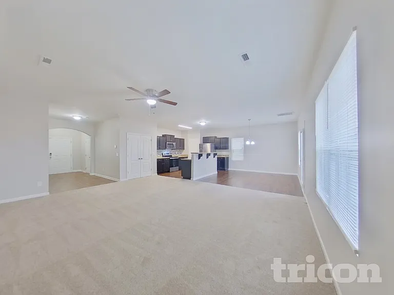11335 Breezehill Ln — Photo 2