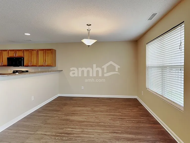 897 Sunvista Dr — Photo 4