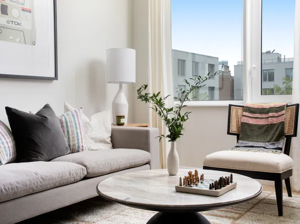 30-77 Vernon Boulevard image 3 of 26