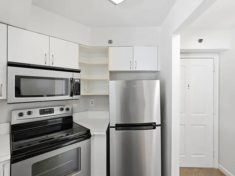 601 Pennsylvania Ave NW #211 — Photo 4